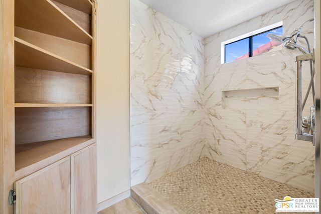 76797 California Drive, Palm Desert CA: https://media.crmls.org/mediaz/27c5ba2e-9fbc-4ccb-8e7c-9ad811ead9e8.jpg