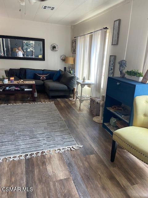 1550 Rory Lane, Simi Valley CA: https://media.crmls.org/mediaz/27c5ccee-b48f-4ea1-ae65-19a599abb06e.jpg