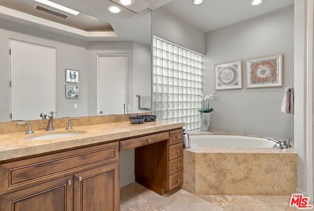 1132 Lake Vista, Palm Desert, CA 92260