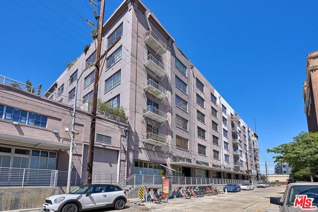 1855 Industrial Street, Los Angeles CA: https://media.crmls.org/mediaz/27c6462f-0a75-4f87-9402-66e589d6bbe9.jpg