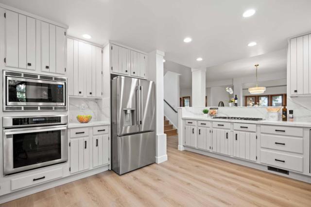 90 Walnut Avenue, Atherton CA: https://media.crmls.org/mediaz/27c6b287-a819-4613-bacd-54efc1430719.jpg