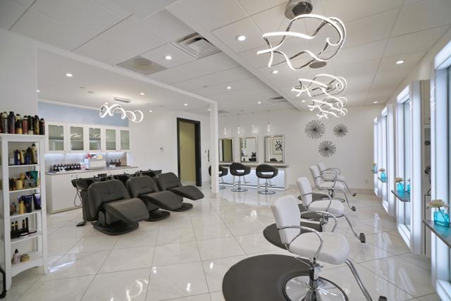 502 Desert Holly Drive, Palm Desert CA: https://media.crmls.org/mediaz/27c6cecb-89b9-4c83-bb8a-5834ff940163.jpg