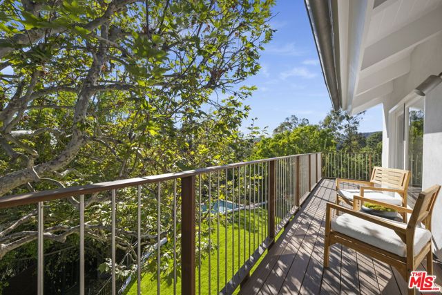 2745 La Cuesta Drive, Los Angeles CA: https://media.crmls.org/mediaz/27c6ed5e-a39e-4e7c-b896-af605cd7939d.jpg