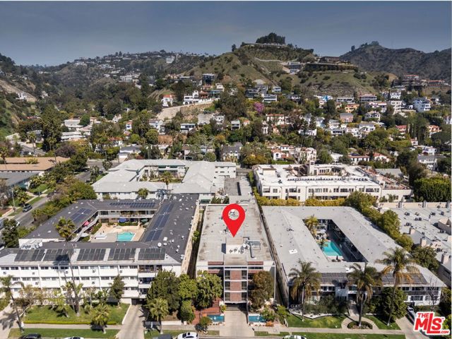 7949 Selma Avenue, Los Angeles CA: https://media.crmls.org/mediaz/27c71489-e14e-40d1-8c11-a52551fc3e61.jpg