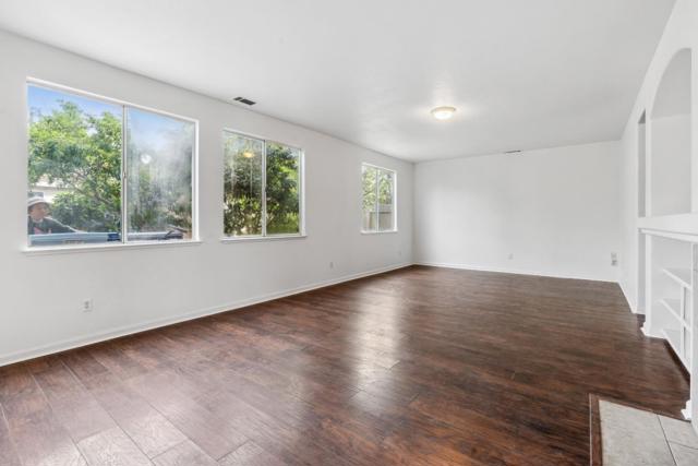 4114 Van Gogh Court, Stockton CA: https://media.crmls.org/mediaz/27c73367-2813-4d69-8ee4-9c0446d9cdd2.jpg