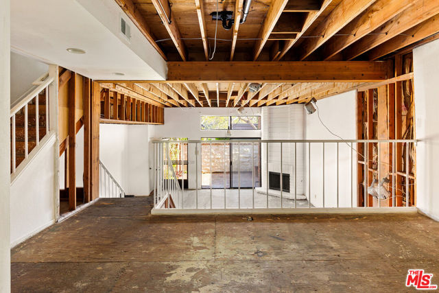 4622 Glencoe Avenue, Marina del Rey CA: https://media.crmls.org/mediaz/27c73864-935c-416d-a092-65de9f699ee9.jpg