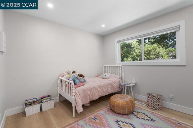 120 Paraiso Dr, Danville CA: https://media.crmls.org/mediaz/27c738c5-8d6e-4dfe-8ae1-9c9865962525.jpg