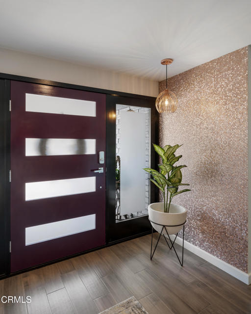 3351 Country Club Drive, Glendale CA: https://media.crmls.org/mediaz/27c7c938-b8b7-4883-9a9e-bf712588efbf.jpg