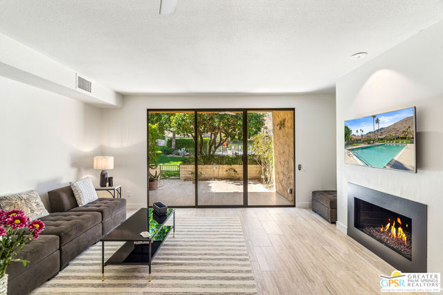 2029 S Ramitas Way, Palm Springs CA: https://media.crmls.org/mediaz/27c81c1b-6138-4ccb-9407-151af9b9de07.jpg