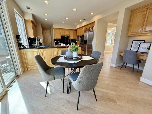 752 Barleta Ln, Livermore CA: https://media.crmls.org/mediaz/27ca2c60-c194-4477-acd8-d0957f4333f4.jpg