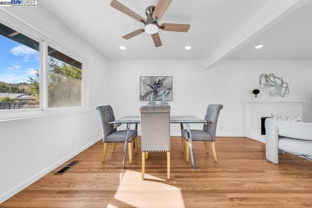 48346 Cottonwood St, Fremont CA: https://media.crmls.org/mediaz/27ca34b9-9d30-4f27-b0bc-9c56e4a84e7d.jpg