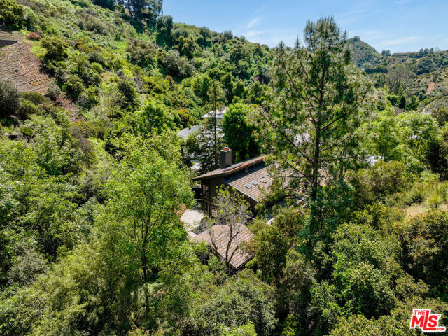9477 Gloaming Drive, Beverly Hills, California 90210, 4 Bedrooms Bedrooms, ,3 BathroomsBathrooms,Single Family Residence,For Sale,Gloaming,24381305