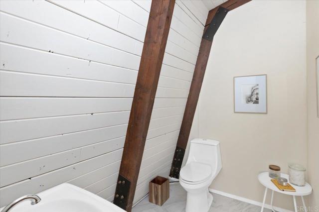 1482 Wilt Rd., Fallbrook CA: https://media.crmls.org/mediaz/27cac628-bb6e-4888-ae4e-23819a74ee40.jpg