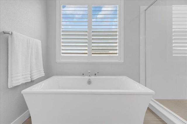 277 Skyview Drive, Marina CA: https://media.crmls.org/mediaz/27cb2f31-d9bc-4cac-ab4c-49f835ec12b5.jpg