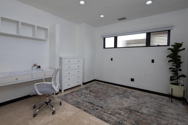3515 Union St, San Diego CA: https://media.crmls.org/mediaz/27cb30f8-94c4-44f9-b72e-d05c05a70ca9.jpg