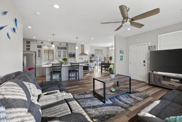 Detail Gallery Image 9 of 28 For 445 Gaviota Pl #124,  Oxnard,  CA 93033 - 3 Beds | 2 Baths