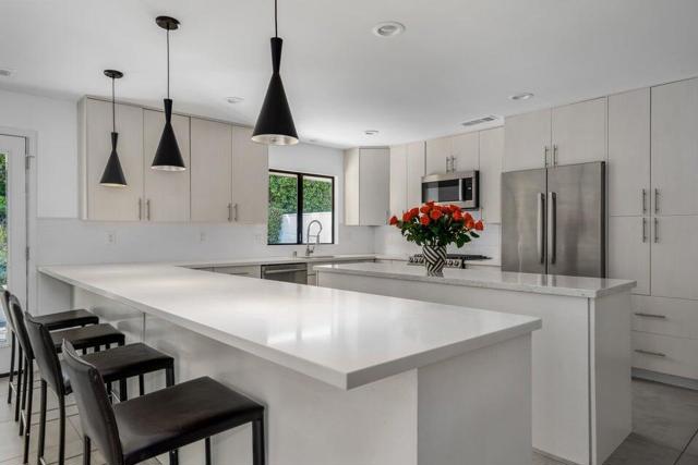 505 N Camino Real, Palm Springs CA: https://media.crmls.org/mediaz/27cc5eb3-9d3e-4ccd-bfe9-5c68a6626609.jpg