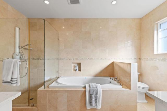2124 Oakley Avenue, Menlo Park CA: https://media.crmls.org/mediaz/27ccce4e-b4dc-43ed-976b-c06b0ac12023.jpg