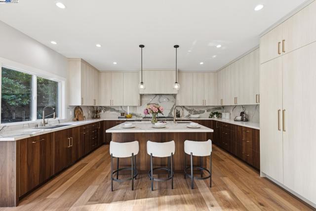 25 Mackenzie, Danville CA: https://media.crmls.org/mediaz/27ccfe71-5d4a-4611-b885-b1de9c20da58.jpg