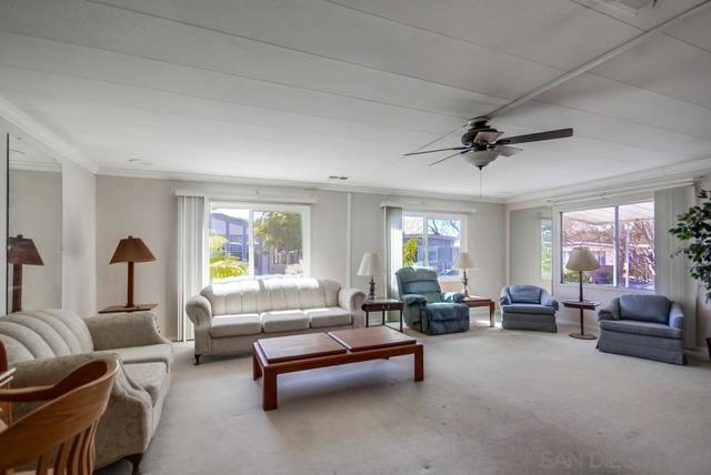 14215 Pecan Park Ln, El Cajon CA: https://media.crmls.org/mediaz/27cd57c0-de7d-4901-b5bb-91fdb5197674.jpg