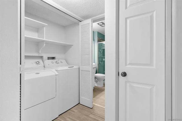 3130 Avenida de Portugal 101, San Diego CA: https://media.crmls.org/mediaz/27cd589b-94e2-4fa9-9694-1f9e655fe823.jpg