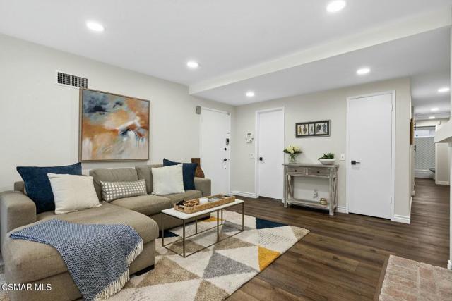 6608 Maplegrove Street, Oak Park CA: https://media.crmls.org/mediaz/27cd62cd-bc37-4fcc-b7af-8bb21c52cf2d.jpg