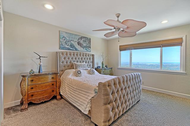 5350 Edgehill Circle, Ventura CA: https://media.crmls.org/mediaz/27ce163e-b868-43cc-8354-b884070d0174.jpg