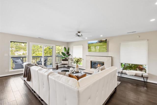 210 Montalvo Road, Redwood City CA: https://media.crmls.org/mediaz/27ce4246-ae53-4367-9319-1076be11e166.jpg