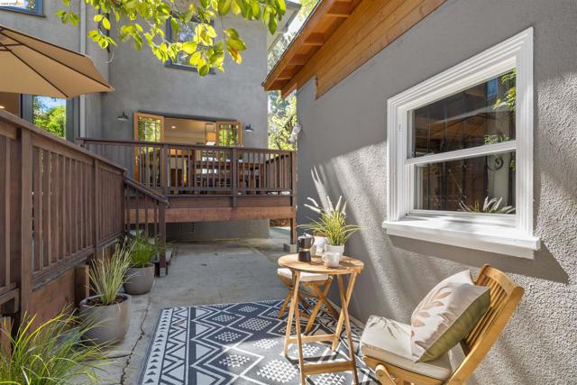 Image 27 of 41 For 3208 Claremont Ave