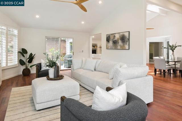2 Deer field, Walnut Creek CA: https://media.crmls.org/mediaz/27ce68d0-f63a-4323-92e7-58e56f59d0bd.jpg