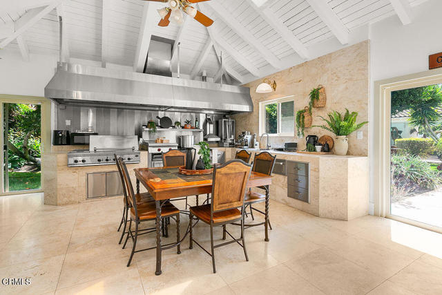 11016 Red Barn Road, Santa Rosa CA: https://media.crmls.org/mediaz/27cfede0-18a6-4cfd-b13f-51c33832a3b3.jpg