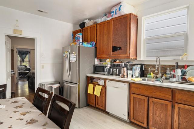 373 Winchester Street, Daly City CA: https://media.crmls.org/mediaz/27d0b0d1-0ff4-4a8a-a43b-dd144ca312c6.jpg