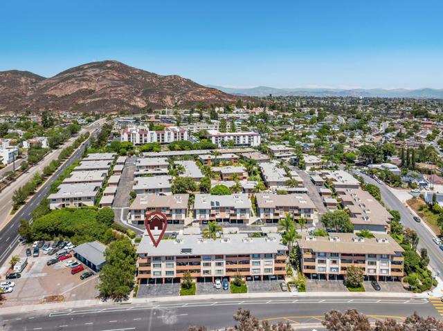 6816 Hyde Park Dr, San Diego CA: https://media.crmls.org/mediaz/27d14da0-679e-4e96-9493-7965d16cead3.jpg