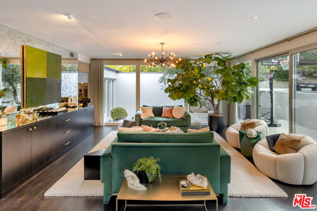 16745 Bosque Drive, Encino CA: https://media.crmls.org/mediaz/27d182cb-f237-44f9-a81d-4baea60aa395.jpg