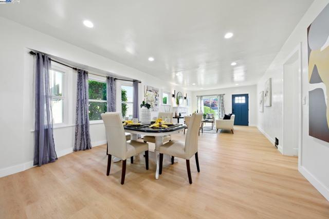 3288 School Street, Oakland CA: https://media.crmls.org/mediaz/27d19a37-bdc4-4585-931d-c3cf56d24920.jpg