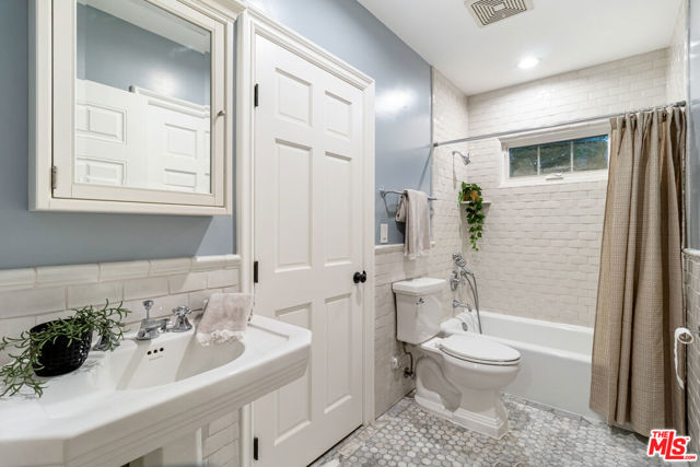 841 San Simeon Road, Arcadia CA: https://media.crmls.org/mediaz/27d1f81f-d2e3-422d-aa2d-38f6f267147c.jpg