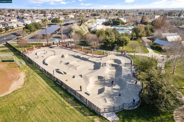 205 Goose Creek Ave, Brentwood CA: https://media.crmls.org/mediaz/27d22b93-3ecf-4cd2-adc4-87ed83ddc4df.jpg