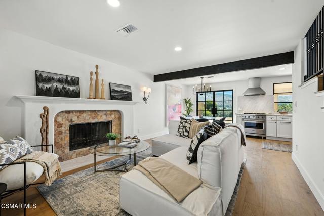30670 Passageway Place, Agoura Hills CA: https://media.crmls.org/mediaz/27d24c6a-da3d-496a-9a15-80c255b3f09c.jpg