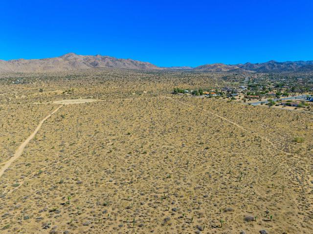 8799 Palomar Avenue, Yucca Valley CA: https://media.crmls.org/mediaz/27d30511-878c-4a63-b3a5-fb88aa1cb932.jpg