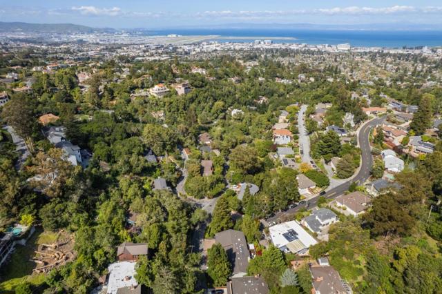 3003 Canyon Road, Burlingame CA: https://media.crmls.org/mediaz/27d31290-bcc2-4bbd-9552-2f31d10e2035.jpg