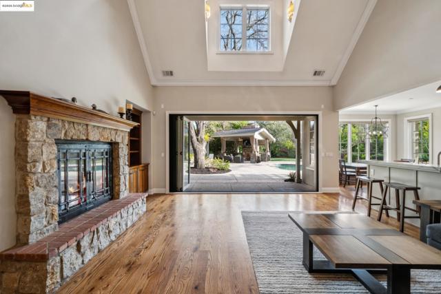 21 Samantha Dr, Lafayette CA: https://media.crmls.org/mediaz/27d33227-58f1-4ec3-a28d-73f67d463da5.jpg