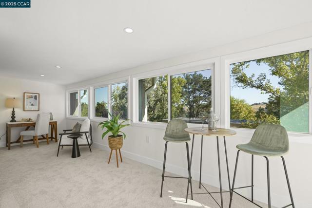 1364 Running Springs Rd, Walnut Creek CA: https://media.crmls.org/mediaz/27d36150-122f-4a8f-97a9-1784e205dab2.jpg