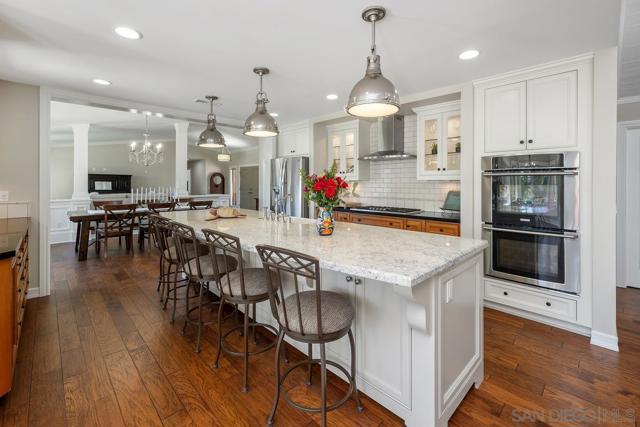 13627 Poway Springs Rd, Poway CA: https://media.crmls.org/mediaz/27d42e5a-23dc-4150-89c3-bb4f84172e8e.jpg