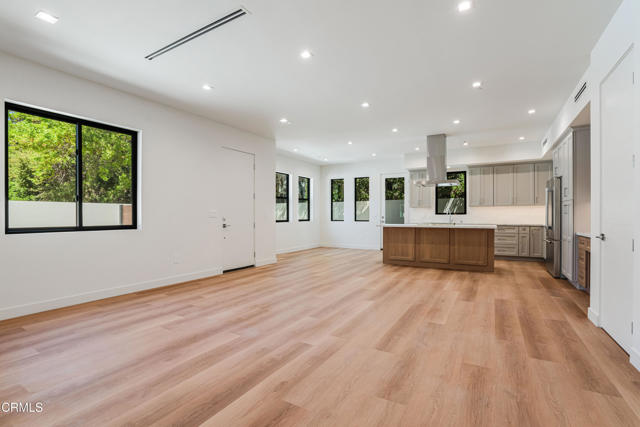 Detail Gallery Image 13 of 68 For 2821 Los Robles Rd, Thousand Oaks,  CA 91362 - 3 Beds | 2/1 Baths