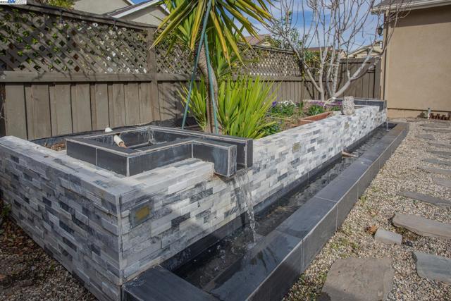 2239 Jessica Way, Tracy CA: https://media.crmls.org/mediaz/27d55ed6-cf9a-44b5-8ee1-0477c87eef88.jpg