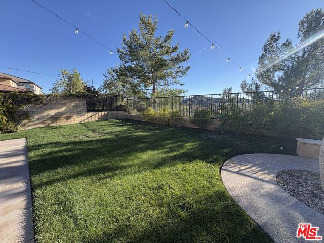 19320 Carranza Lane, Santa Clarita CA: https://media.crmls.org/mediaz/27d59b2e-0670-4f0e-b40c-faad808c7efd.jpg