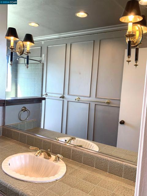 29 Anton Way, Novato CA: https://media.crmls.org/mediaz/27d74a32-7785-45df-9e53-d241c9ddf342.jpg