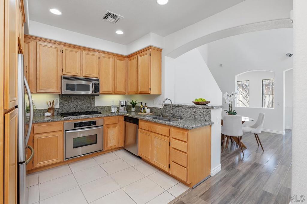 9213 Piantino Way - photo 7