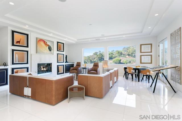 6617 Muirlands Dr, La Jolla CA: https://media.crmls.org/mediaz/27d90514-90f0-4ba6-b238-b1f2d61876ae.jpg