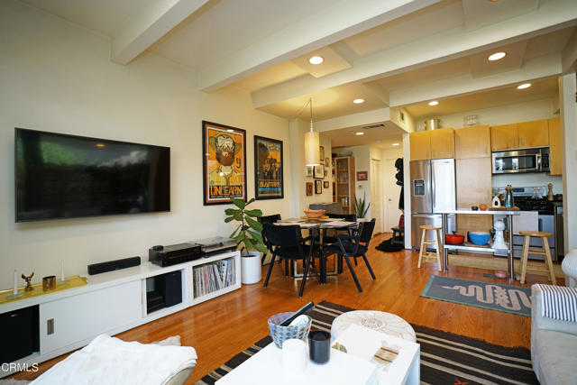 1325 Linda Rosa Avenue, Los Angeles CA: https://media.crmls.org/mediaz/27d91666-16ef-4a26-b004-b2dea2a9b9a1.jpg
